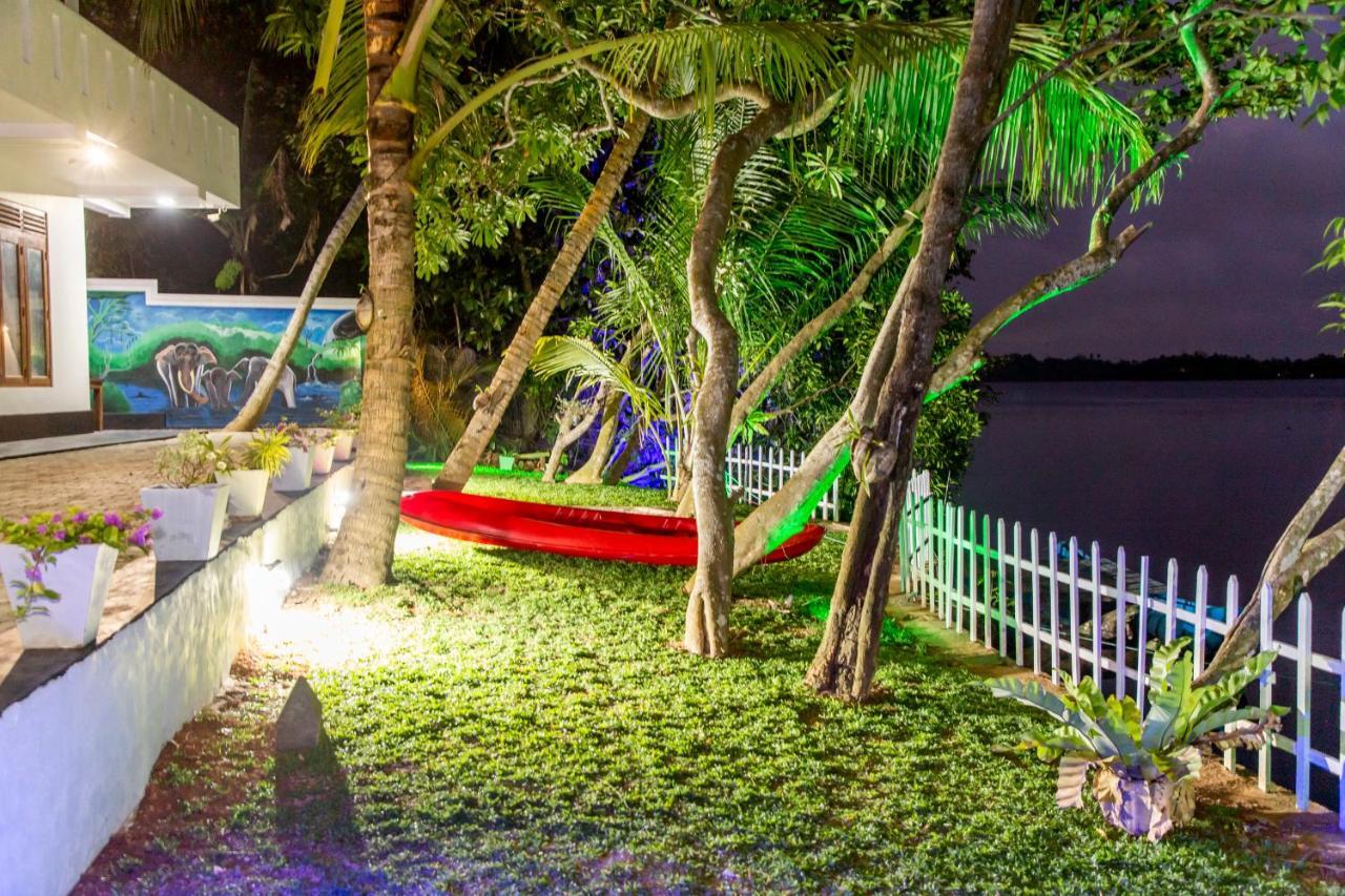 Scenery River Star Hotel Хіккадува Екстер'єр фото